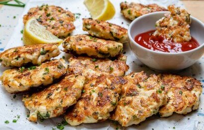 Chicken fritters forms a crisp outer crust and a lovely cheese pull as you bite.